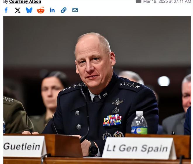 美国急坏了:中国为什么遮住神舟20的舷窗?有什么不想让人看到?__美国急坏了:中国为什么遮住神舟20的舷窗?有什么不想让人看到?