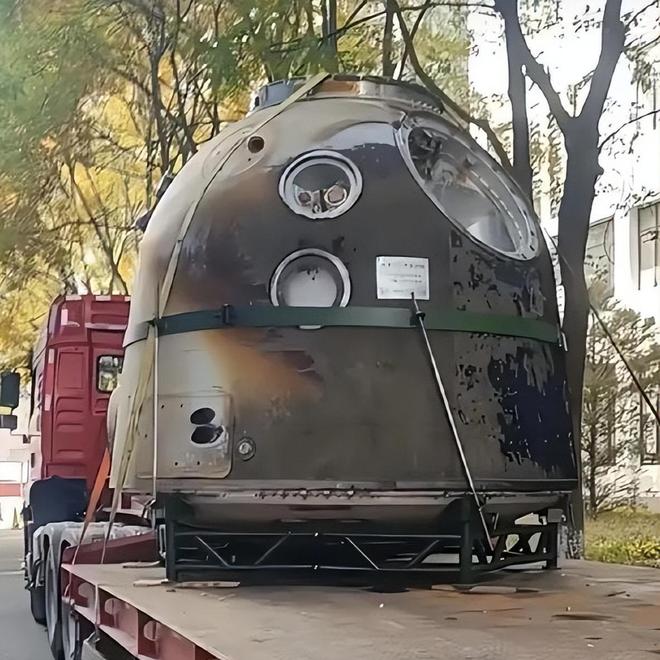 _美国急坏了:中国为什么遮住神舟20的舷窗?有什么不想让人看到?_美国急坏了:中国为什么遮住神舟20的舷窗?有什么不想让人看到?