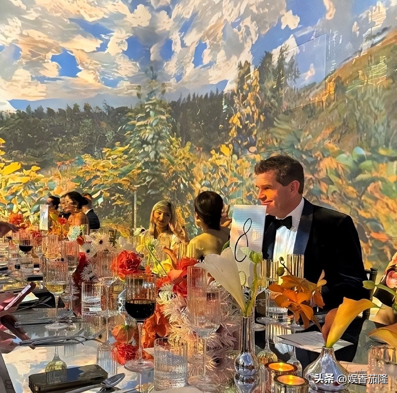 _李湘晒照庆生日_生日聚餐通知