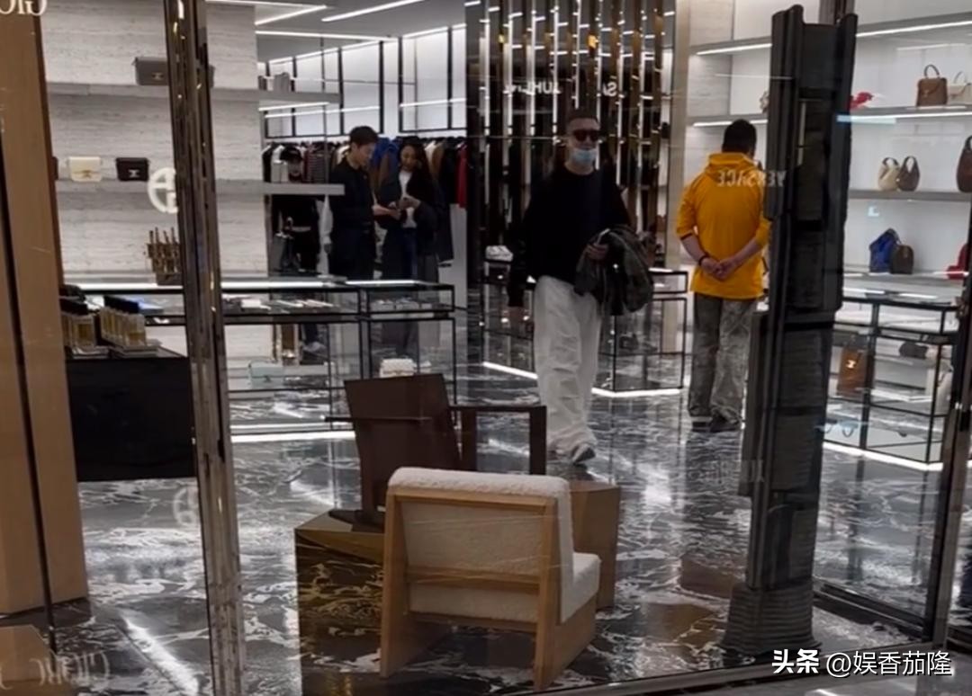 _孙红雷出门买瓜_孙红雷挑厨师