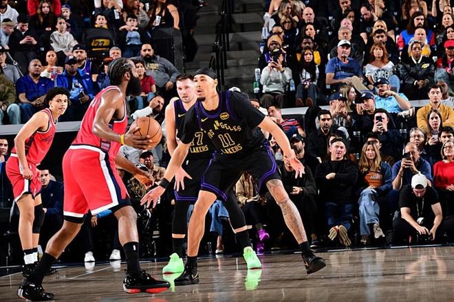 _湖人替补阵容是什么水平_湖人替补