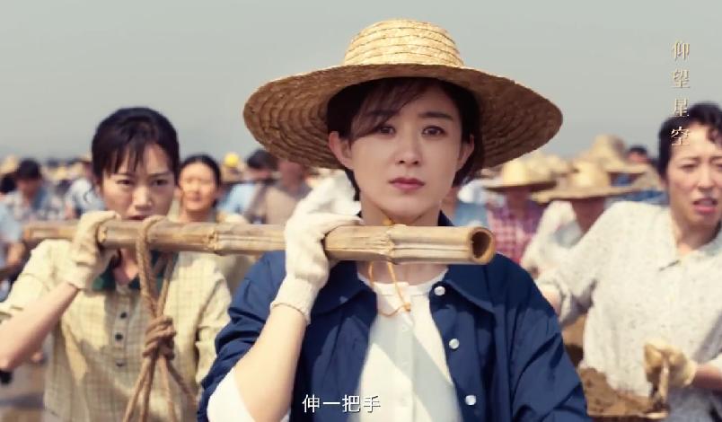 赵丽颖的大事件__赵丽颖跟小演员对戏