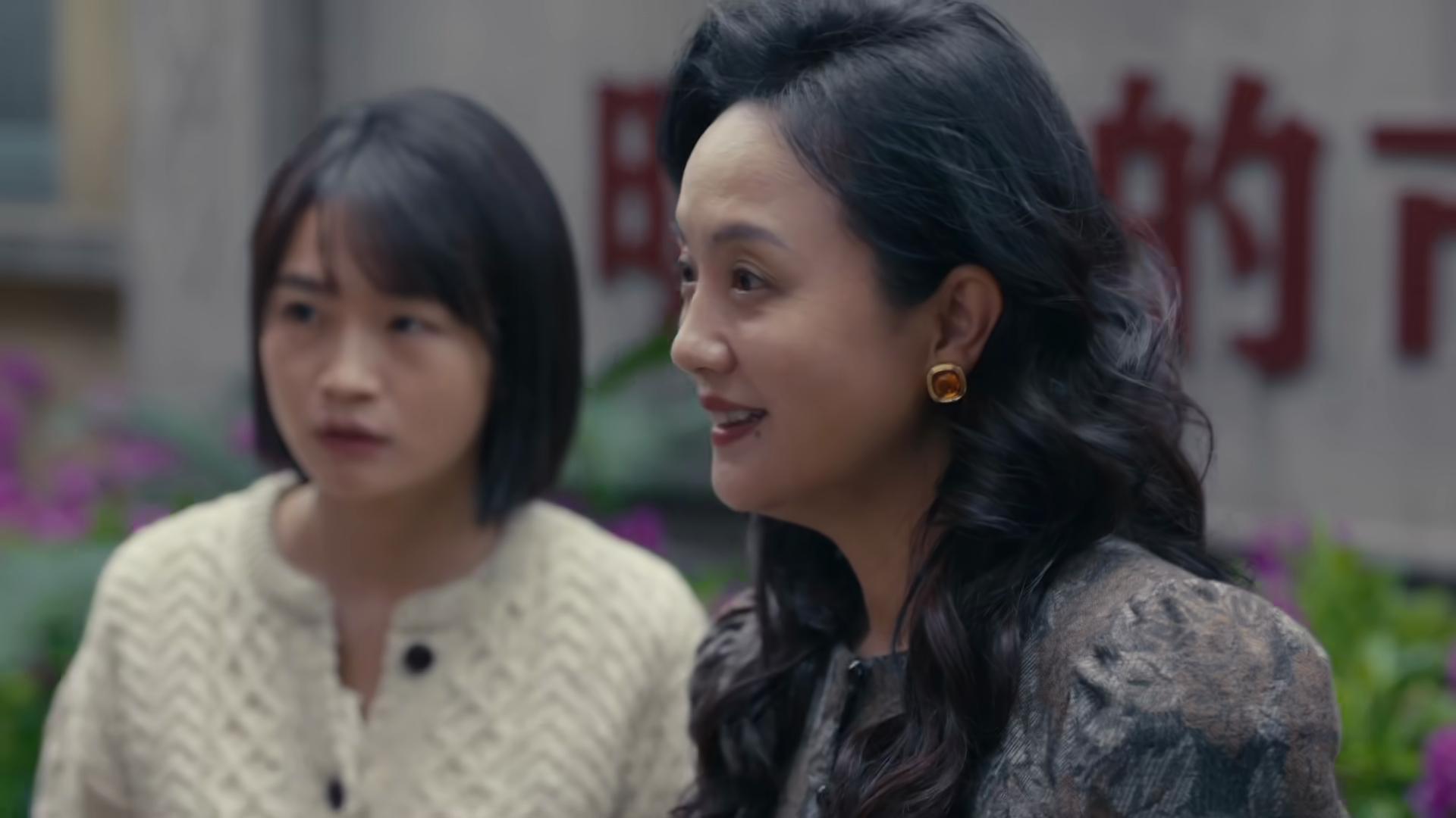 赵丽颖的大事件__赵丽颖跟小演员对戏