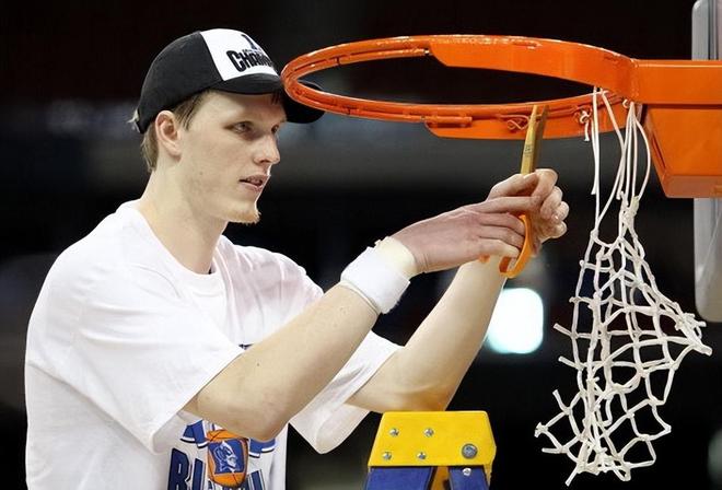 杜克大学宣传片_杜克大学创始人_