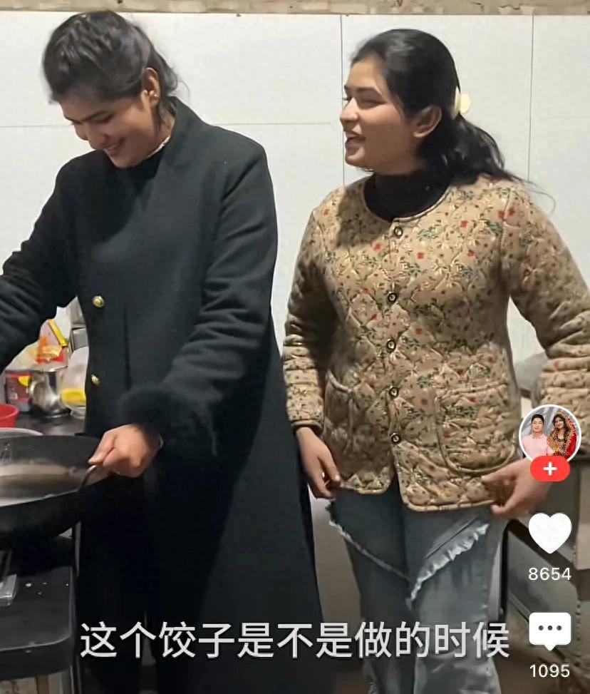 佳音小王被骂太抠搜，妹妹来中国捡剩衣服穿，太寒酸 吃饭更对付…_佳音小王被骂太抠搜，妹妹来中国捡剩衣服穿，太寒酸 吃饭更对付…_