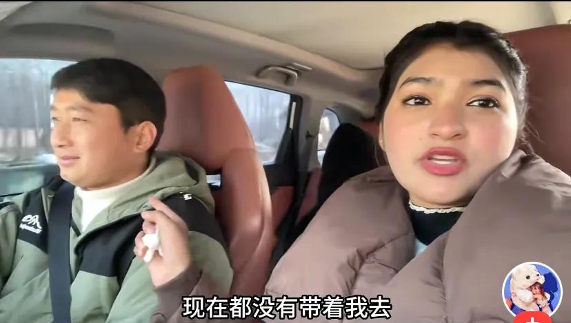 佳音小王被骂太抠搜，妹妹来中国捡剩衣服穿，太寒酸 吃饭更对付…__佳音小王被骂太抠搜，妹妹来中国捡剩衣服穿，太寒酸 吃饭更对付…