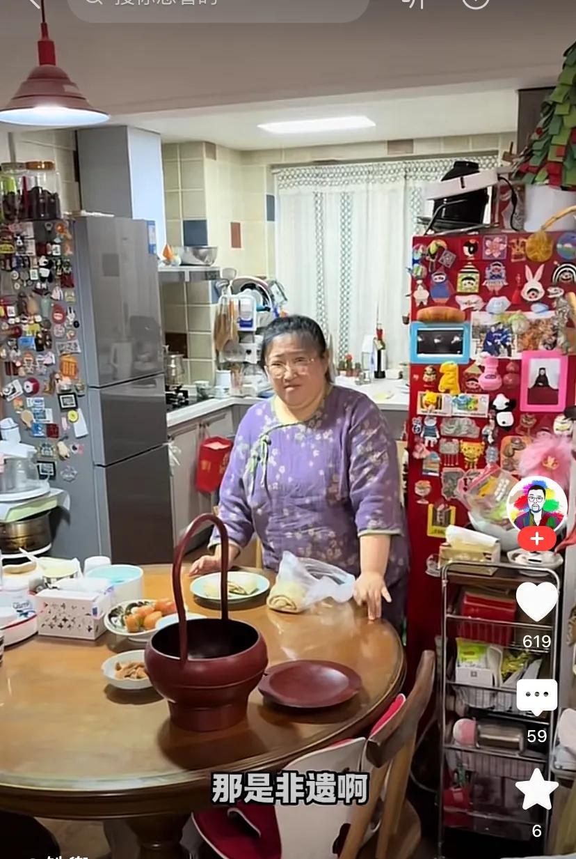 _38岁胡老师:200斤,过着老年囤积生活家里堆积如山 ,太可怕了!_38岁胡老师:200斤,过着老年囤积生活家里堆积如山 ,太可怕了!