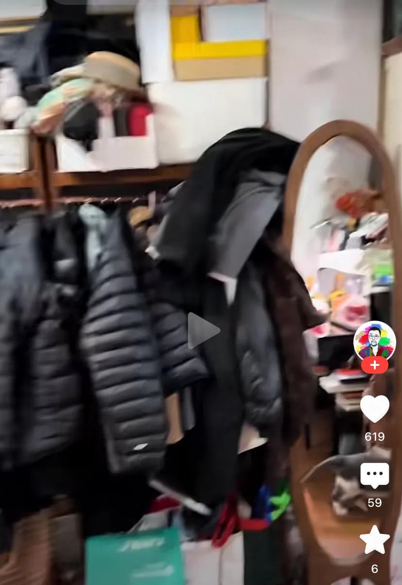 _38岁胡老师:200斤,过着老年囤积生活家里堆积如山 ,太可怕了!_38岁胡老师:200斤,过着老年囤积生活家里堆积如山 ,太可怕了!