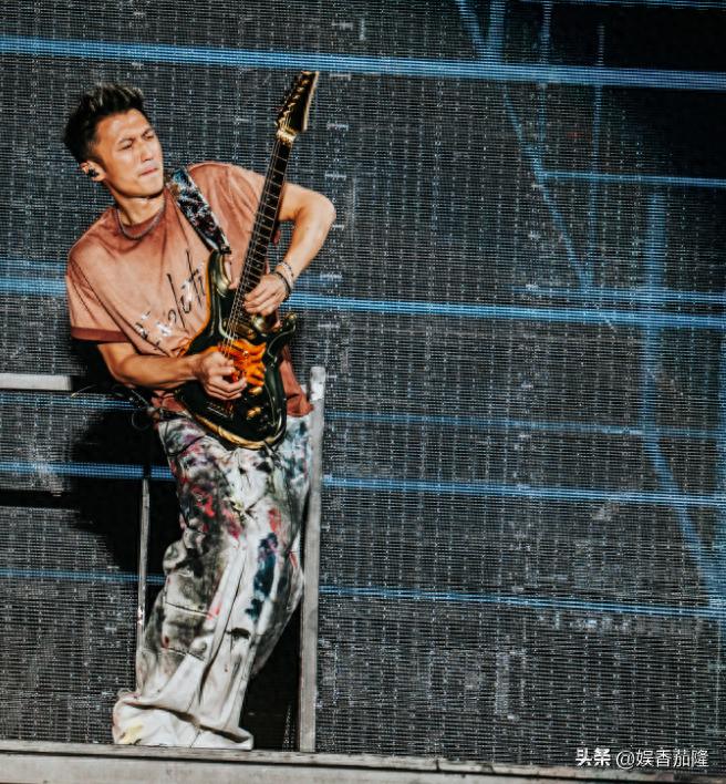 _谢霆锋路人照_谢霆锋老头