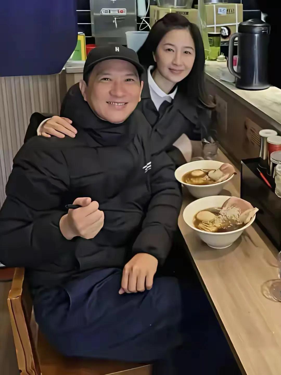 _甜蜜风情侣亲子装_形容恩爱很甜蜜的诗句