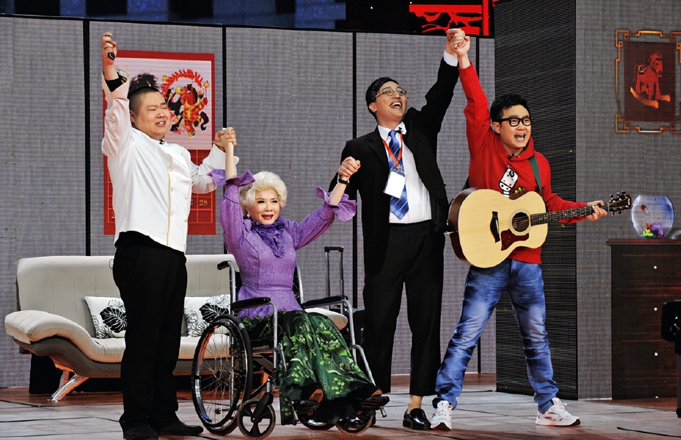 今年春晚蔡明和潘长江_2021春晚蔡明潘长江节目单_