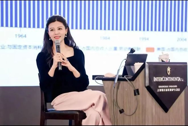 “私募魔女”12888元投资课开始了！小红书才被封__“私募魔女”12888元投资课开始了！小红书才被封