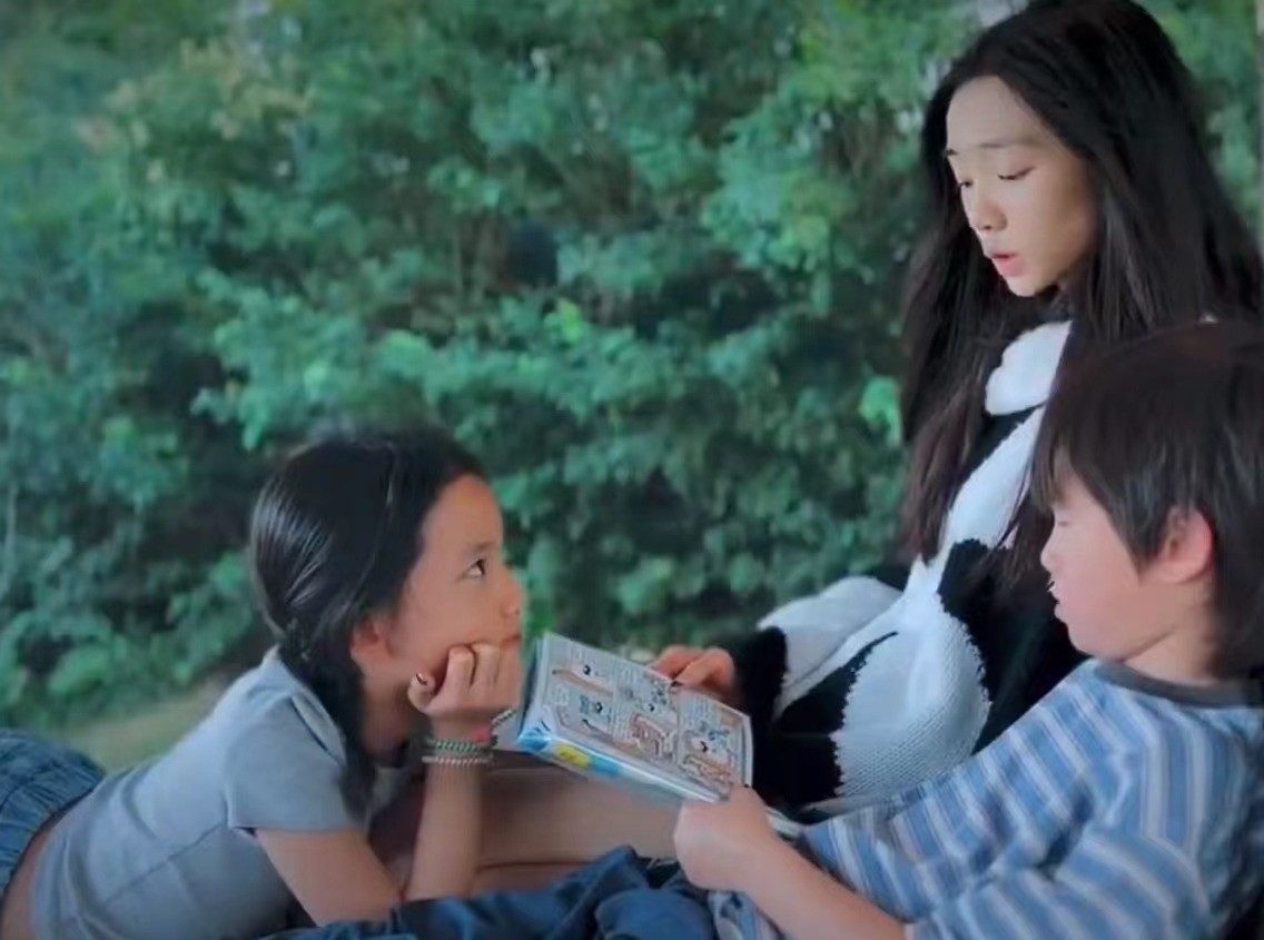 遗传得真好,已经18岁的黄多多打扮成熟,与妈妈一样一见误终身_遗传得真好,已经18岁的黄多多打扮成熟,与妈妈一样一见误终身_