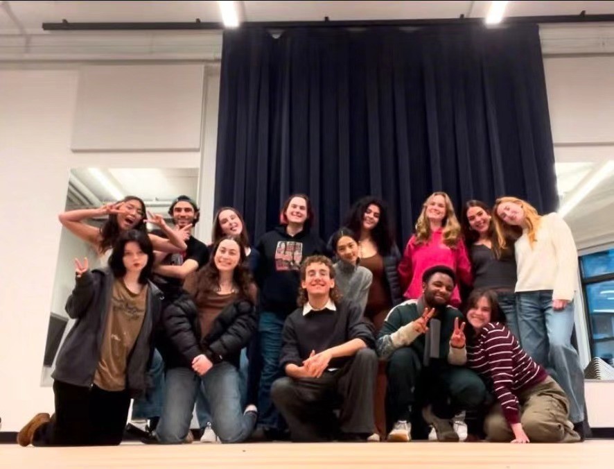 遗传得真好,已经18岁的黄多多打扮成熟,与妈妈一样一见误终身__遗传得真好,已经18岁的黄多多打扮成熟,与妈妈一样一见误终身