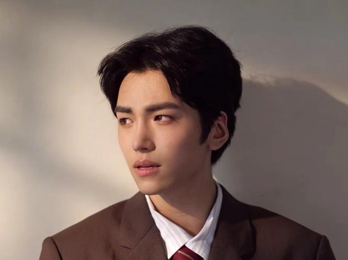 遗传得真好,已经18岁的黄多多打扮成熟,与妈妈一样一见误终身__遗传得真好,已经18岁的黄多多打扮成熟,与妈妈一样一见误终身