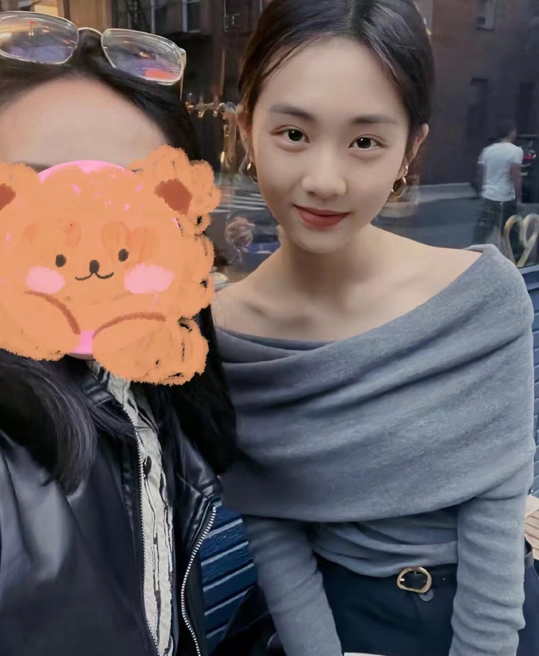 _遗传得真好,已经18岁的黄多多打扮成熟,与妈妈一样一见误终身_遗传得真好,已经18岁的黄多多打扮成熟,与妈妈一样一见误终身