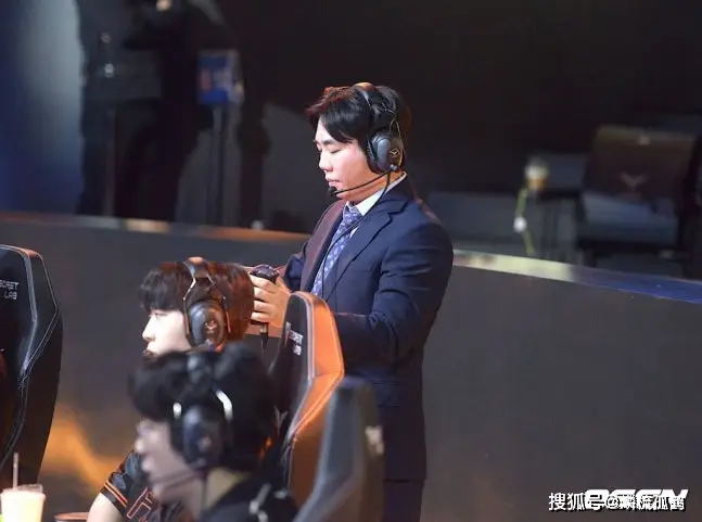 HLE红米教练：大家都有很强的意见，所以有时会出现分歧，GEN和T1是最强的队伍_HLE红米教练：大家都有很强的意见，所以有时会出现分歧，GEN和T1是最强的队伍_