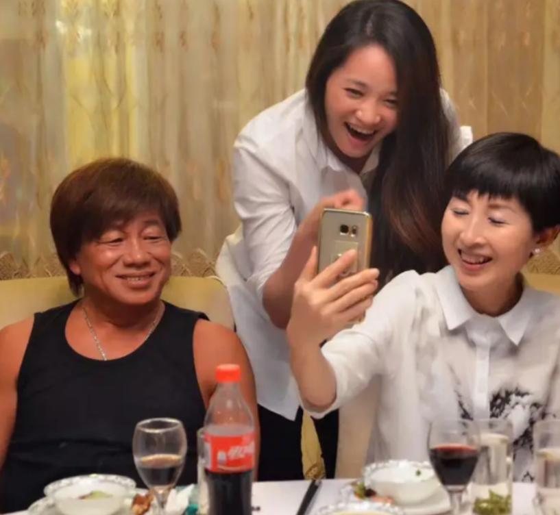 _梁小龙之后再无陈真！因爱国被封杀20年，发妻被泼硫酸毁容_梁小龙之后再无陈真！因爱国被封杀20年，发妻被泼硫酸毁容