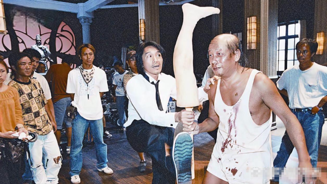 梁小龙之后再无陈真！因爱国被封杀20年，发妻被泼硫酸毁容__梁小龙之后再无陈真！因爱国被封杀20年，发妻被泼硫酸毁容