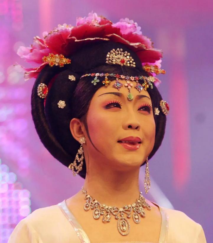 一把好牌打得稀烂！47岁“跳梁小丑”李玉刚，口碑彻底反转了？_一把好牌打得稀烂！47岁“跳梁小丑”李玉刚，口碑彻底反转了？_