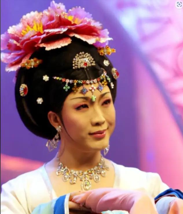 一把好牌打得稀烂！47岁“跳梁小丑”李玉刚，口碑彻底反转了？_一把好牌打得稀烂！47岁“跳梁小丑”李玉刚，口碑彻底反转了？_