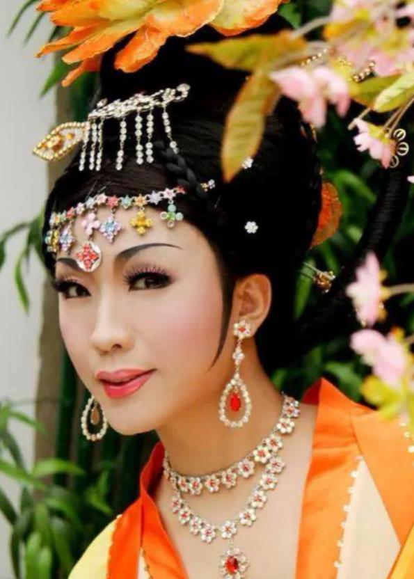 一把好牌打得稀烂！47岁“跳梁小丑”李玉刚，口碑彻底反转了？__一把好牌打得稀烂！47岁“跳梁小丑”李玉刚，口碑彻底反转了？