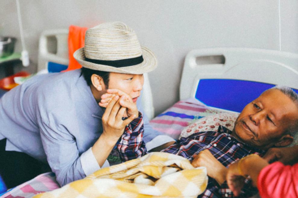 一把好牌打得稀烂！47岁“跳梁小丑”李玉刚，口碑彻底反转了？__一把好牌打得稀烂！47岁“跳梁小丑”李玉刚，口碑彻底反转了？