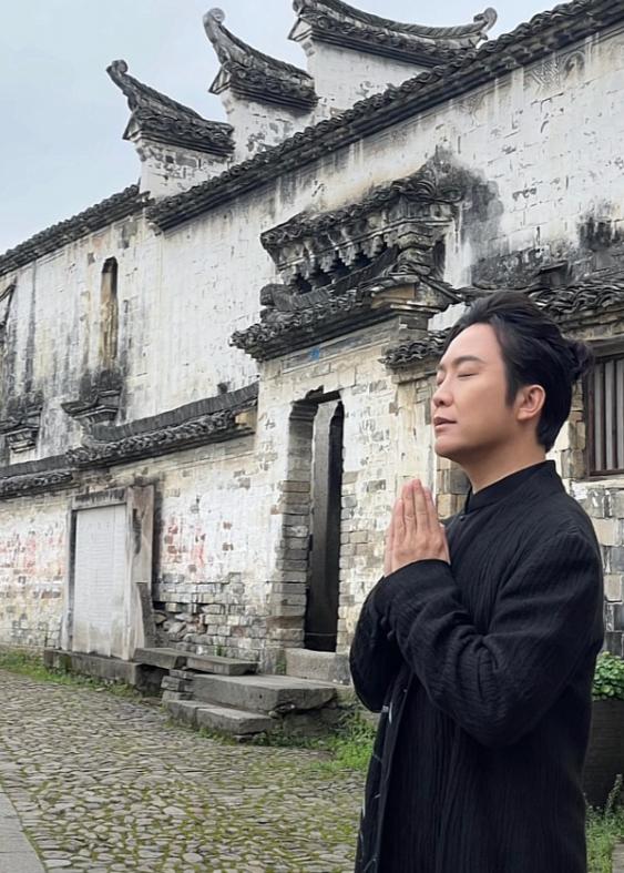 一把好牌打得稀烂！47岁“跳梁小丑”李玉刚，口碑彻底反转了？__一把好牌打得稀烂！47岁“跳梁小丑”李玉刚，口碑彻底反转了？