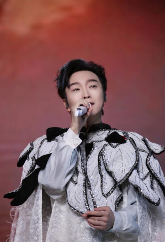 _一把好牌打得稀烂！47岁“跳梁小丑”李玉刚，口碑彻底反转了？_一把好牌打得稀烂！47岁“跳梁小丑”李玉刚，口碑彻底反转了？