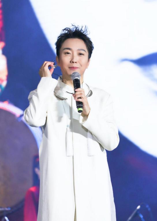 一把好牌打得稀烂！47岁“跳梁小丑”李玉刚，口碑彻底反转了？_一把好牌打得稀烂！47岁“跳梁小丑”李玉刚，口碑彻底反转了？_