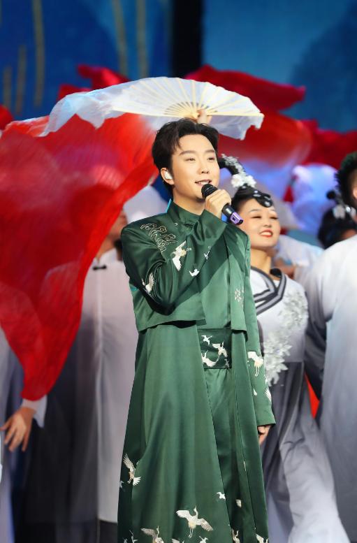 一把好牌打得稀烂！47岁“跳梁小丑”李玉刚，口碑彻底反转了？_一把好牌打得稀烂！47岁“跳梁小丑”李玉刚，口碑彻底反转了？_