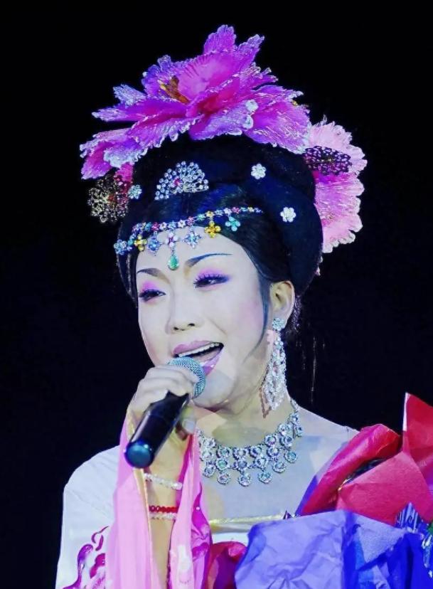 一把好牌打得稀烂！47岁“跳梁小丑”李玉刚，口碑彻底反转了？_一把好牌打得稀烂！47岁“跳梁小丑”李玉刚，口碑彻底反转了？_