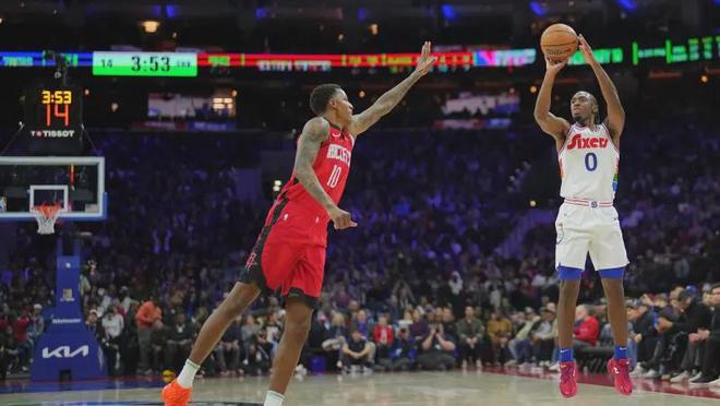 费城新王马克西在第四节究竟是高效砍分机还是低效打铁器？_费城新王马克西在第四节究竟是高效砍分机还是低效打铁器？_