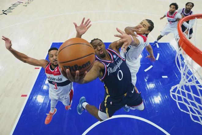 费城新王马克西在第四节究竟是高效砍分机还是低效打铁器？_费城新王马克西在第四节究竟是高效砍分机还是低效打铁器？_