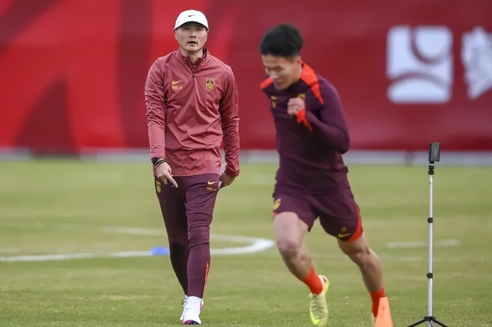 1胜2平！邵佳一国足首份答卷能给100分吗？带队狂轰6球+丢4球__1胜2平！邵佳一国足首份答卷能给100分吗？带队狂轰6球+丢4球