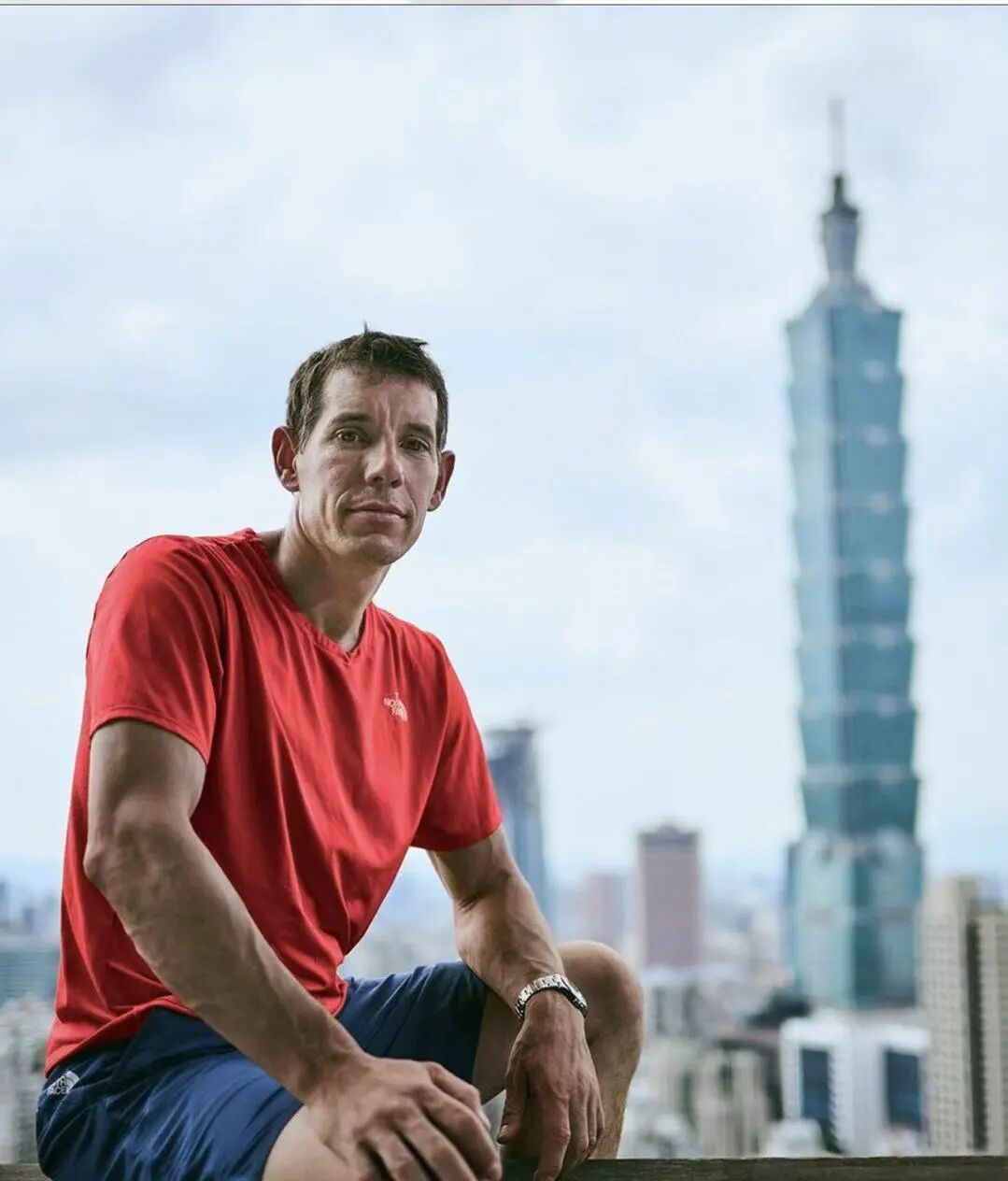 大神徒手攀登台北101,娱乐化直播背后的营销密码_大神徒手攀登台北101,娱乐化直播背后的营销密码_