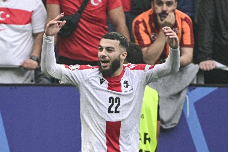 米卡乌塔泽：我希望当人们回忆起黄潜时，能记得我曾在这里效力过_米卡乌塔泽：我希望当人们回忆起黄潜时，能记得我曾在这里效力过_