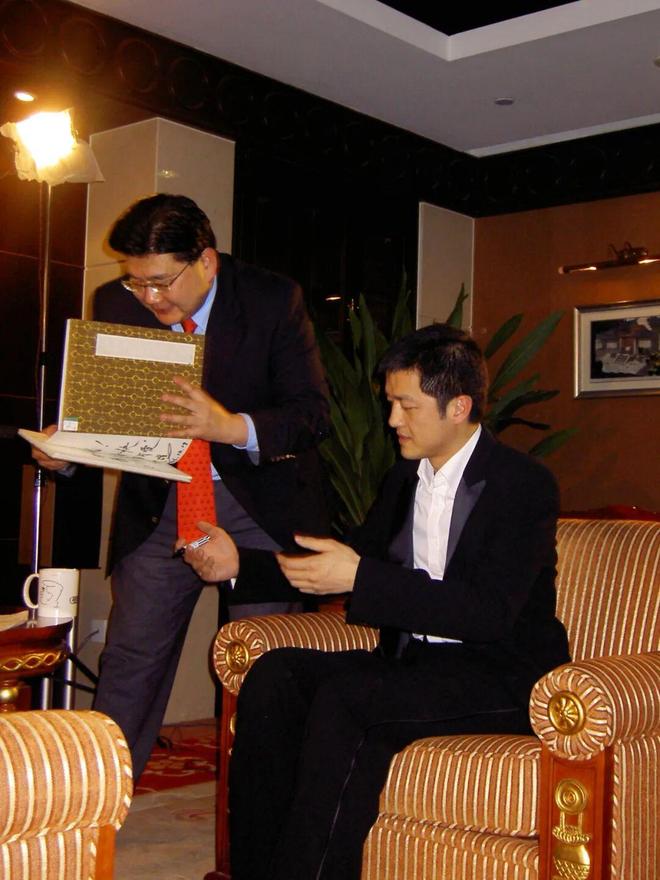 曹可凡 | 李亚鹏:从裂缝处生出向上的勇气__曹可凡 | 李亚鹏:从裂缝处生出向上的勇气