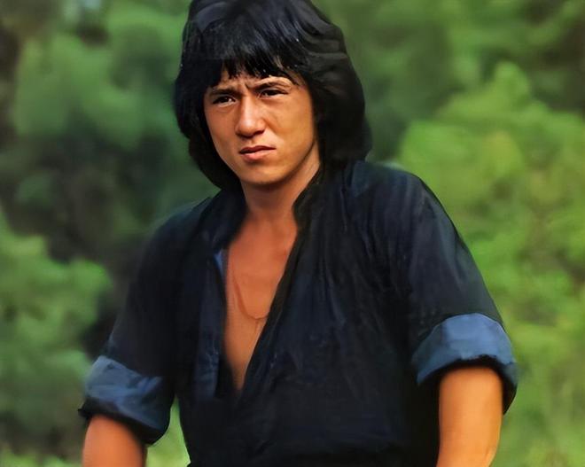 成龙李连杰同台演出_成龙李连杰甄子丹合作电影_