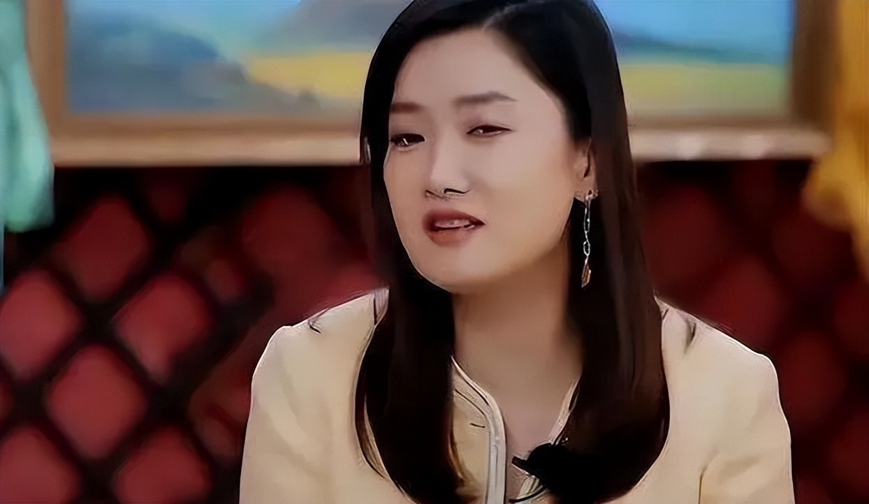 曾毅被"封杀"7个月后,凤凰传奇再度复出,玲花找的靠山没人敢动__曾毅被"封杀"7个月后,凤凰传奇再度复出,玲花找的靠山没人敢动