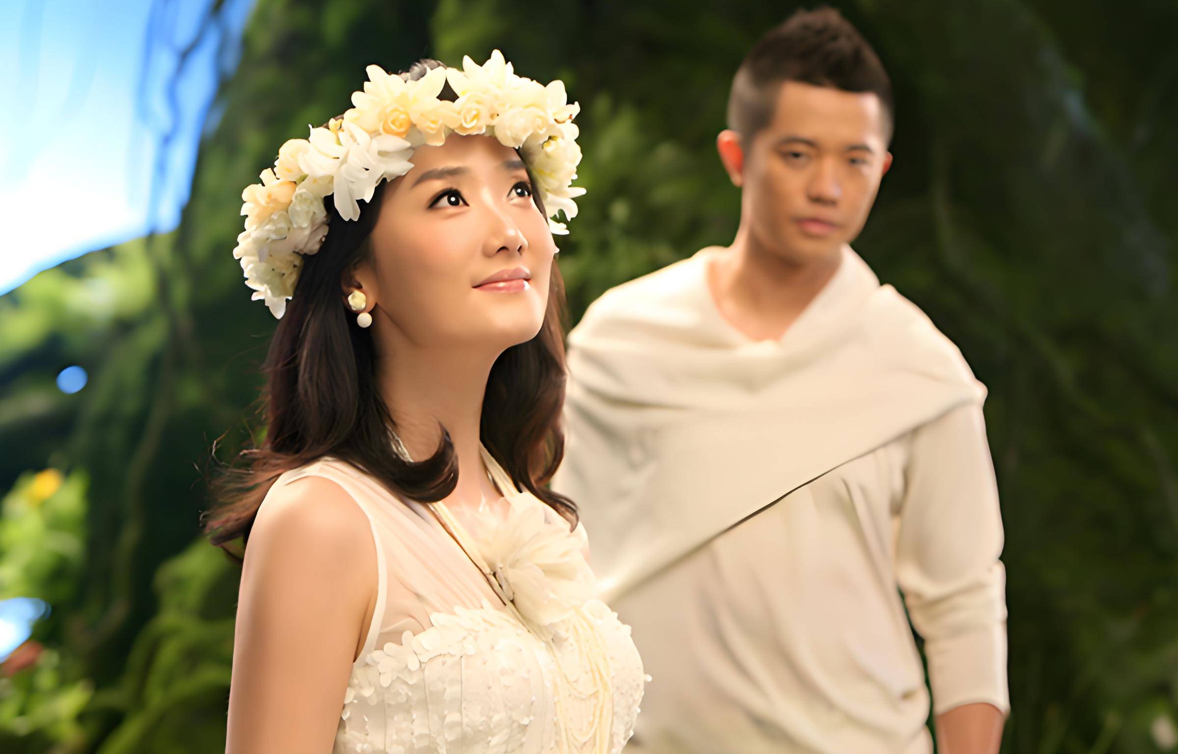 曾毅被"封杀"7个月后,凤凰传奇再度复出,玲花找的靠山没人敢动__曾毅被"封杀"7个月后,凤凰传奇再度复出,玲花找的靠山没人敢动