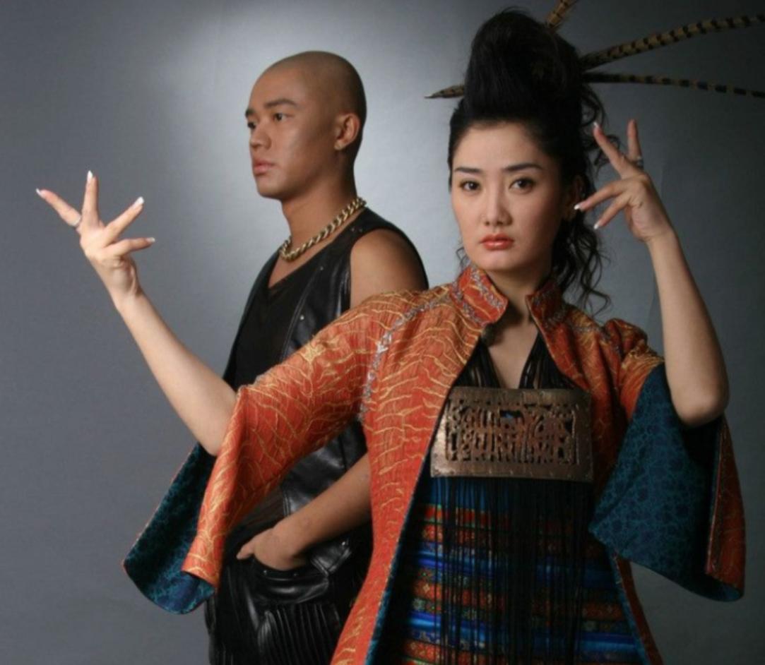 曾毅被"封杀"7个月后,凤凰传奇再度复出,玲花找的靠山没人敢动__曾毅被"封杀"7个月后,凤凰传奇再度复出,玲花找的靠山没人敢动