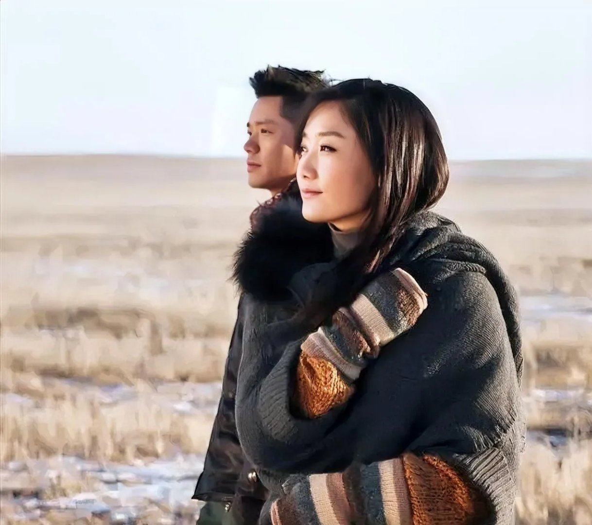 曾毅被"封杀"7个月后,凤凰传奇再度复出,玲花找的靠山没人敢动__曾毅被"封杀"7个月后,凤凰传奇再度复出,玲花找的靠山没人敢动