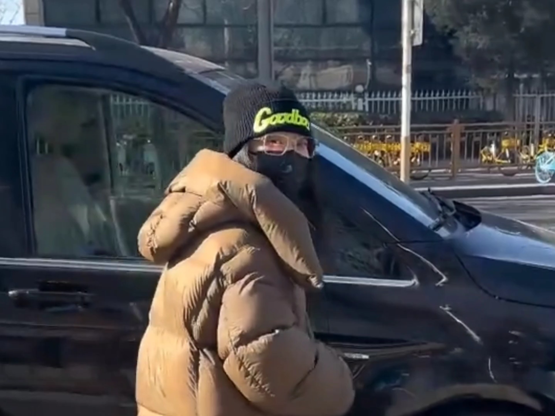 _曾毅被"封杀"7个月后,凤凰传奇再度复出,玲花找的靠山没人敢动_曾毅被"封杀"7个月后,凤凰传奇再度复出,玲花找的靠山没人敢动