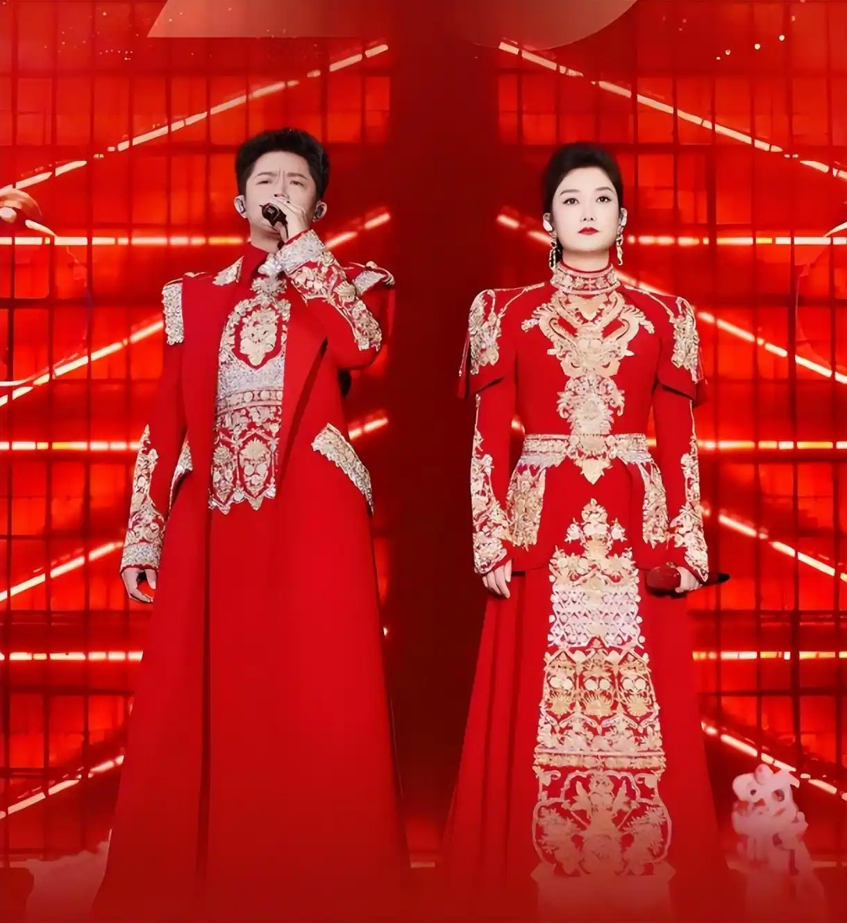 曾毅被"封杀"7个月后,凤凰传奇再度复出,玲花找的靠山没人敢动__曾毅被"封杀"7个月后,凤凰传奇再度复出,玲花找的靠山没人敢动