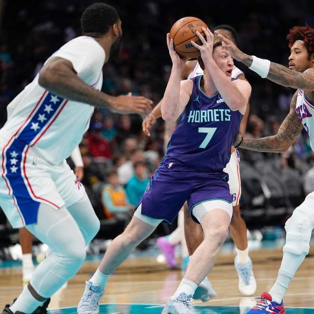 _最多领先50分！8人上双打爆东部劲旅！4号秀再创三分球新纪录_最多领先50分！8人上双打爆东部劲旅！4号秀再创三分球新纪录