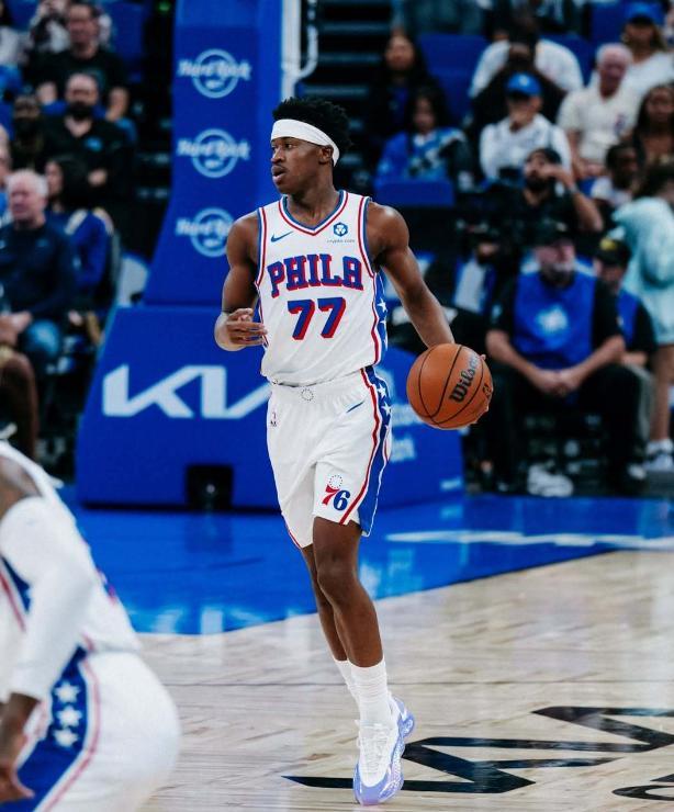 大帝缺阵马克西12中3，黄蜂榜眼30分，惨案制造机37分血洗76人__大帝缺阵马克西12中3，黄蜂榜眼30分，惨案制造机37分血洗76人