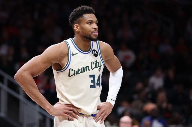 字母因伤无限期休战！暂未考虑赛季报销 或打完雄鹿生涯最后一战__字母因伤无限期休战！暂未考虑赛季报销 或打完雄鹿生涯最后一战