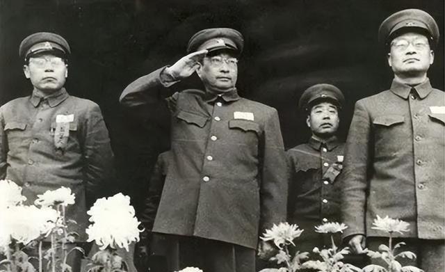 1959年，中央同志找陈赓谈话，提出让他退居二线的要求，陈赓当即直言：这不是开玩笑吗？__1959年，中央同志找陈赓谈话，提出让他退居二线的要求，陈赓当即直言：这不是开玩笑吗？