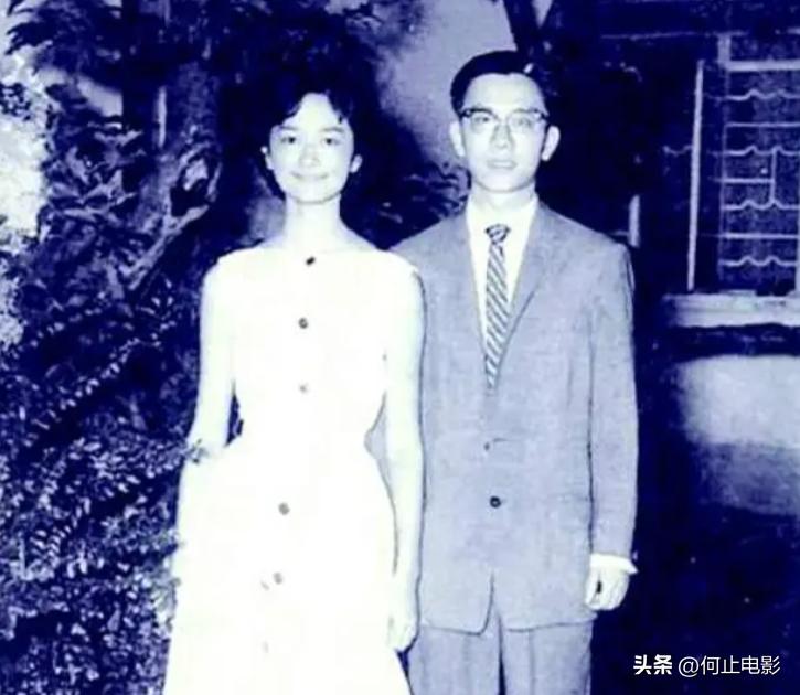 黄霑:抛弃怀孕妻子又被新欢背刺,一生低俗又贪杯,却令后世膜拜_黄霑:抛弃怀孕妻子又被新欢背刺,一生低俗又贪杯,却令后世膜拜_